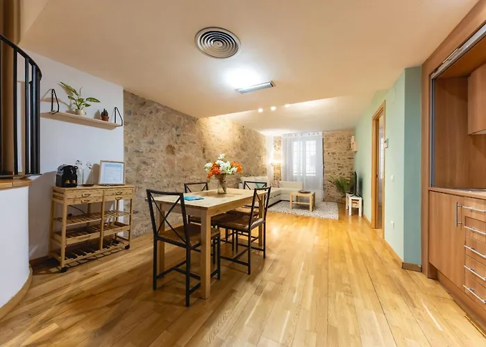 Апартаменты Bravissimo Pou Rodo, Authentic 1-bedroom Жирона